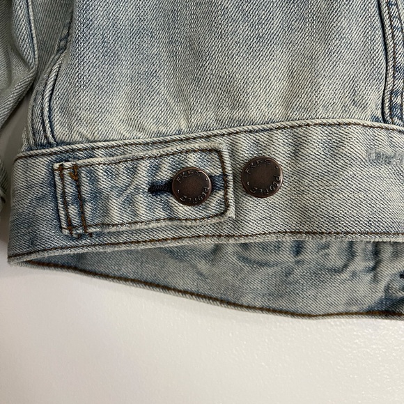 “Like New” Condition- Free People Jeans Jacket - Picture 7 of 9